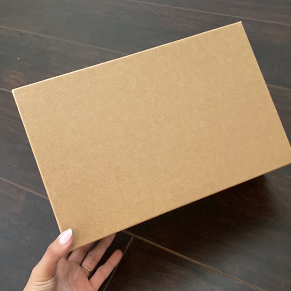 Louboutin shoe box - Picture 5 of 7